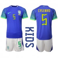 Brasil Casemiro #5 Fotballklær Bortedraktsett Barn VM 2022 Kortermet (+ korte bukser)